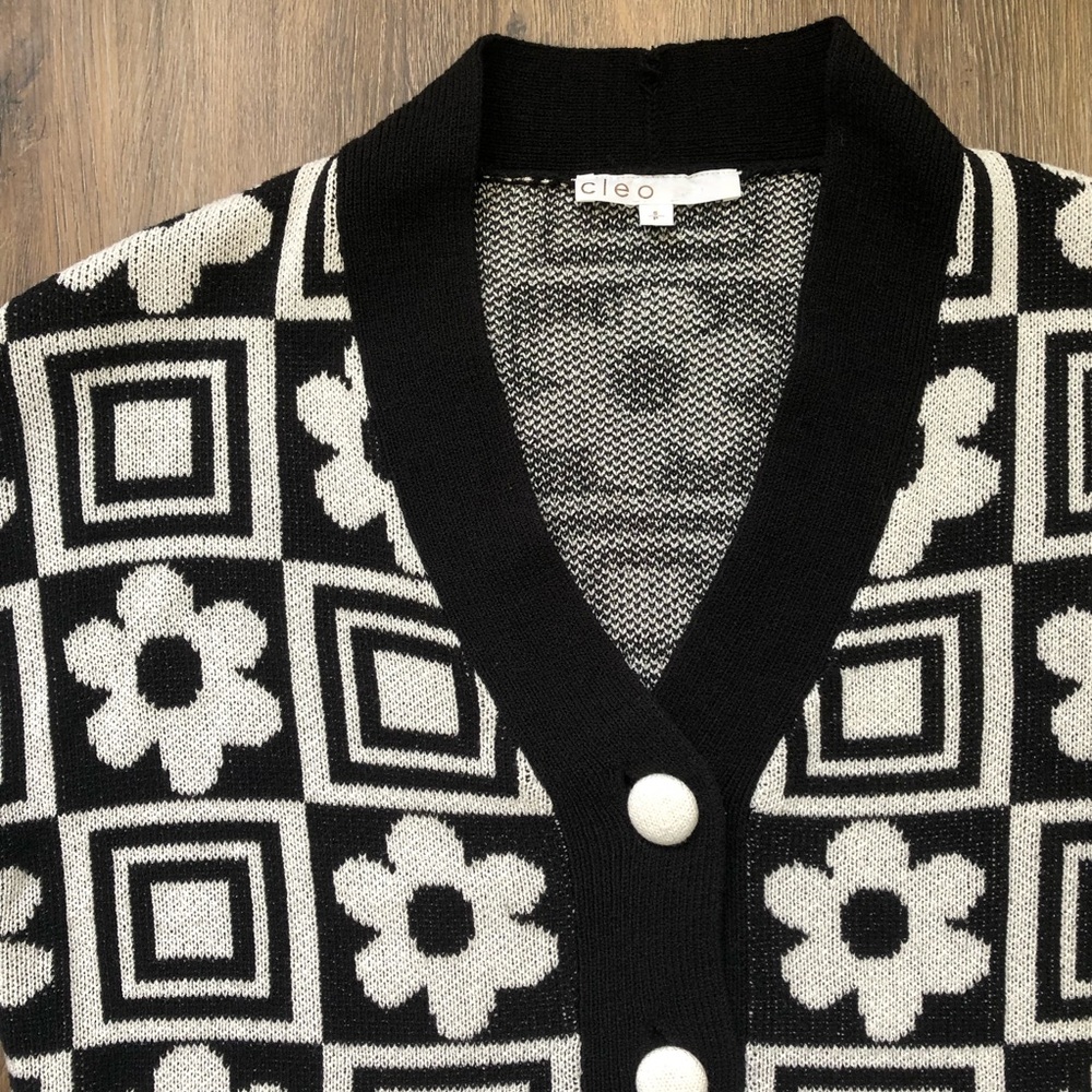 Cleo Black & White Knit Floral Cardigan - Picture 13 of 17